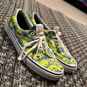Disney Vans Aliens LowTop Size 9